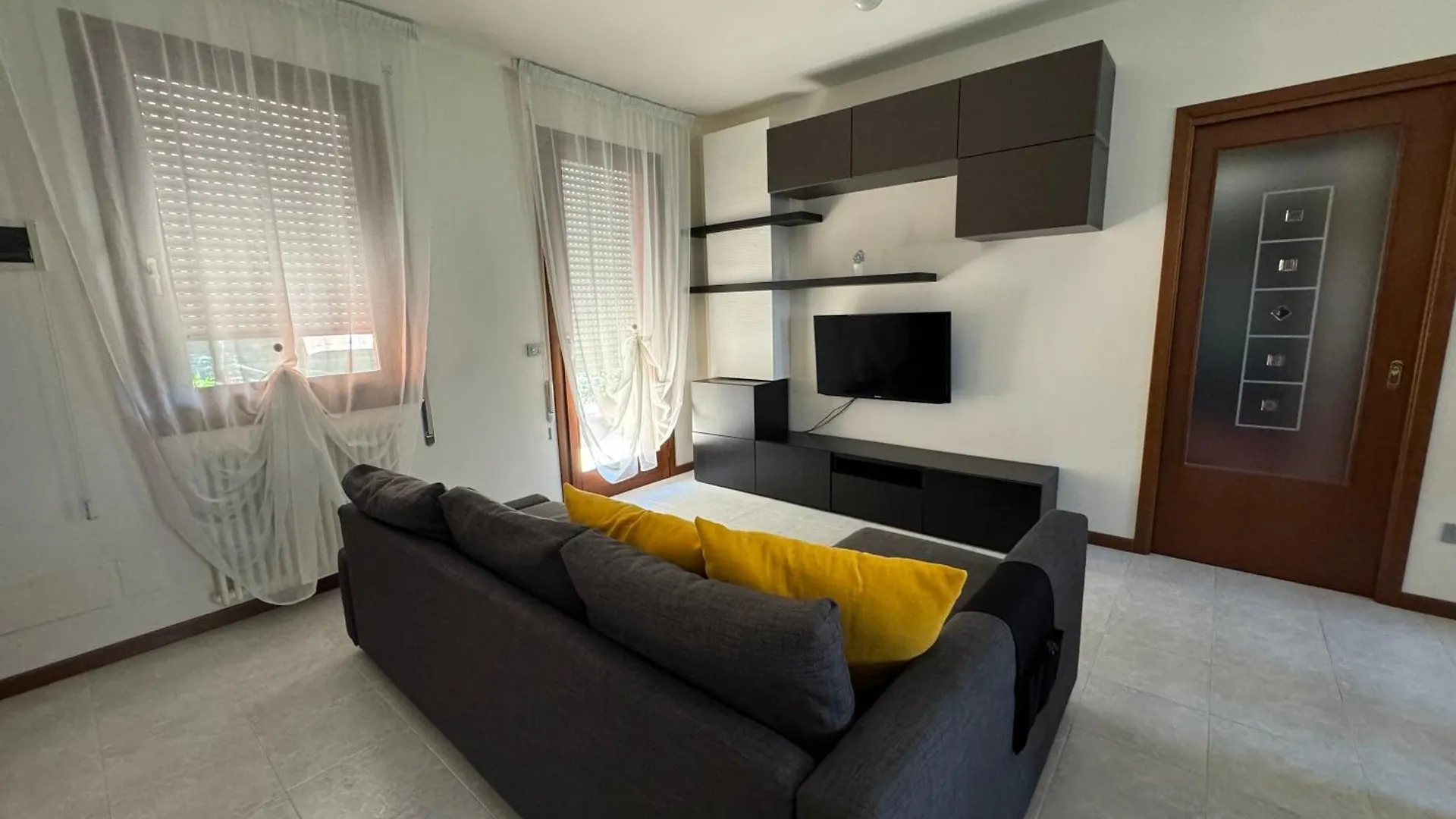 Vittoria Apartment - Near Outlet Noventa di Piave